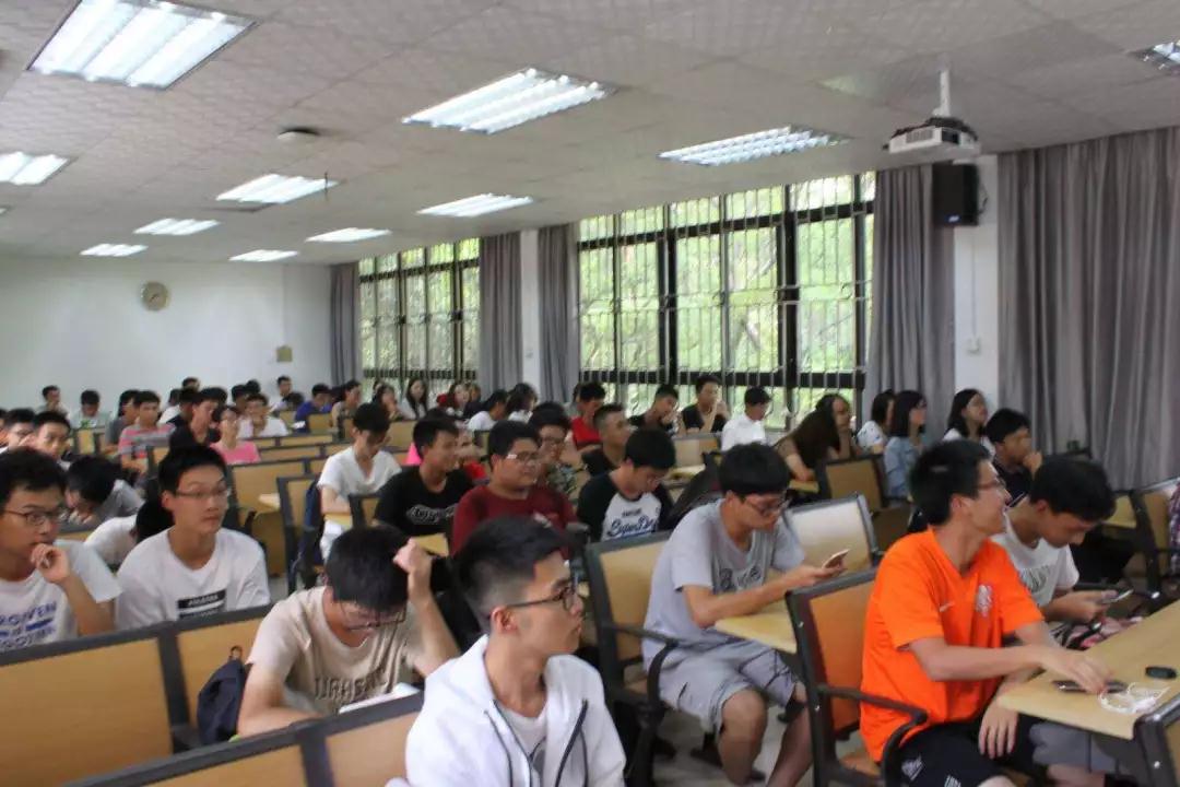 竞选现场